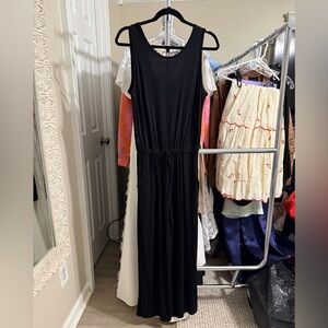 Chic Black Sleeveless Jumpsuit